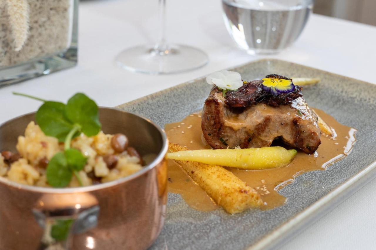 Solar Do Requeijo By Luna Hotels & Resorts Arcos de Valdevez Εξωτερικό φωτογραφία A meal at the restaurant
