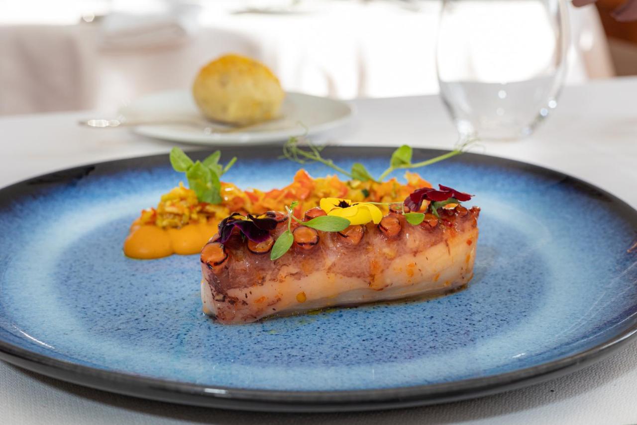 Solar Do Requeijo By Luna Hotels & Resorts Arcos de Valdevez Εξωτερικό φωτογραφία A modern Spanish tapa